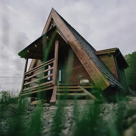 Matratea Elvonulohaz * Parád